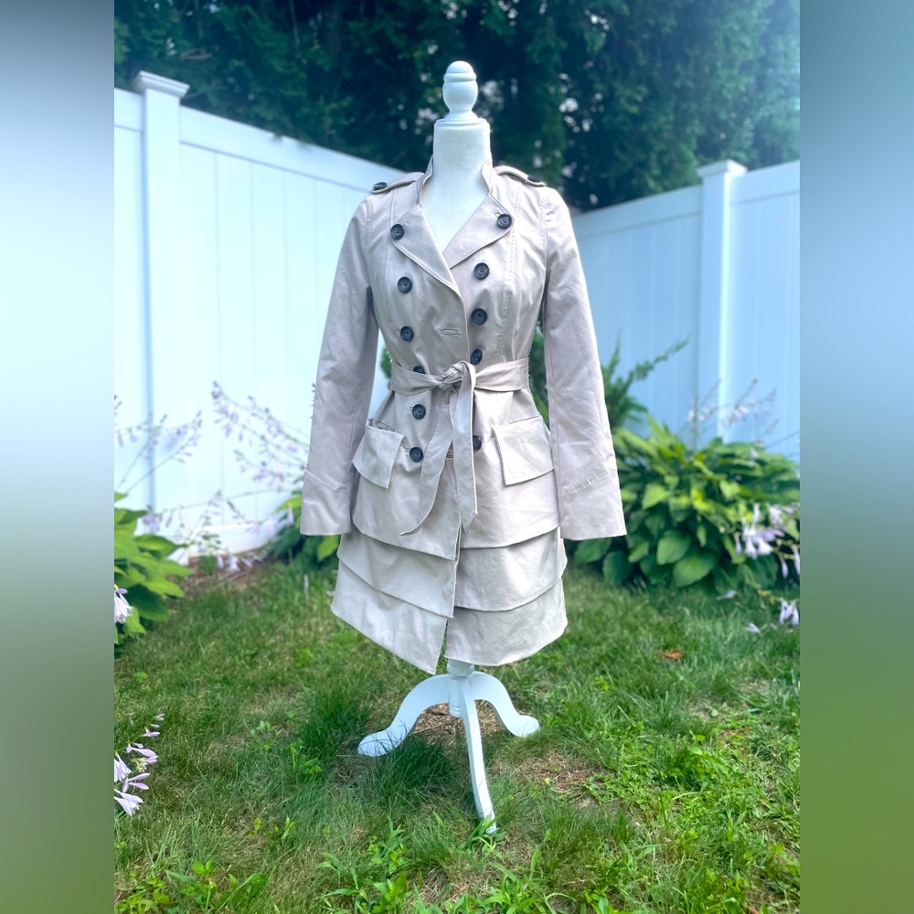 COPY - Anthropologie Idra Trench Coat beige with black buttons size 2 EUC